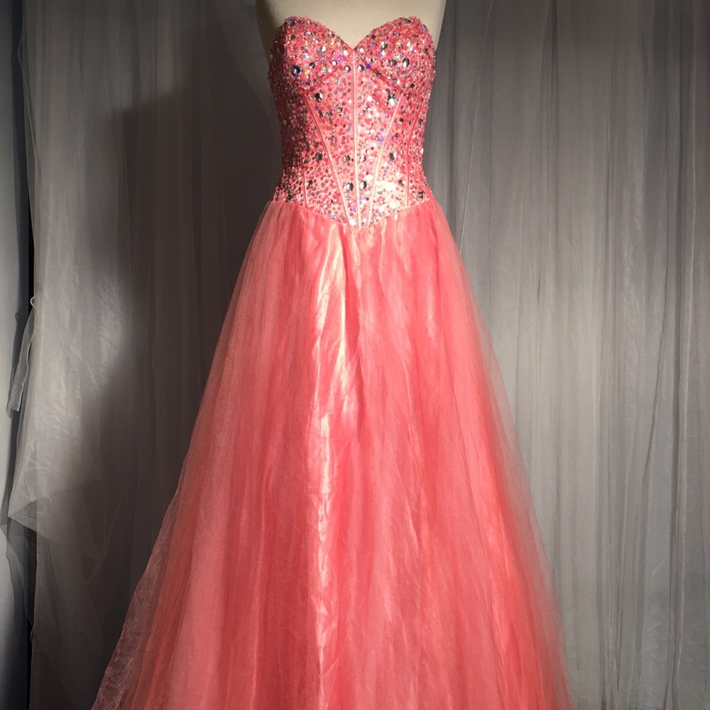 Gorgeous Coral-Pink Diamond Jeweled Princess Dress